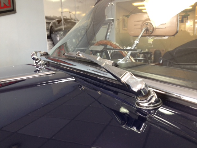 Jaguar XK150 windscreen wipers