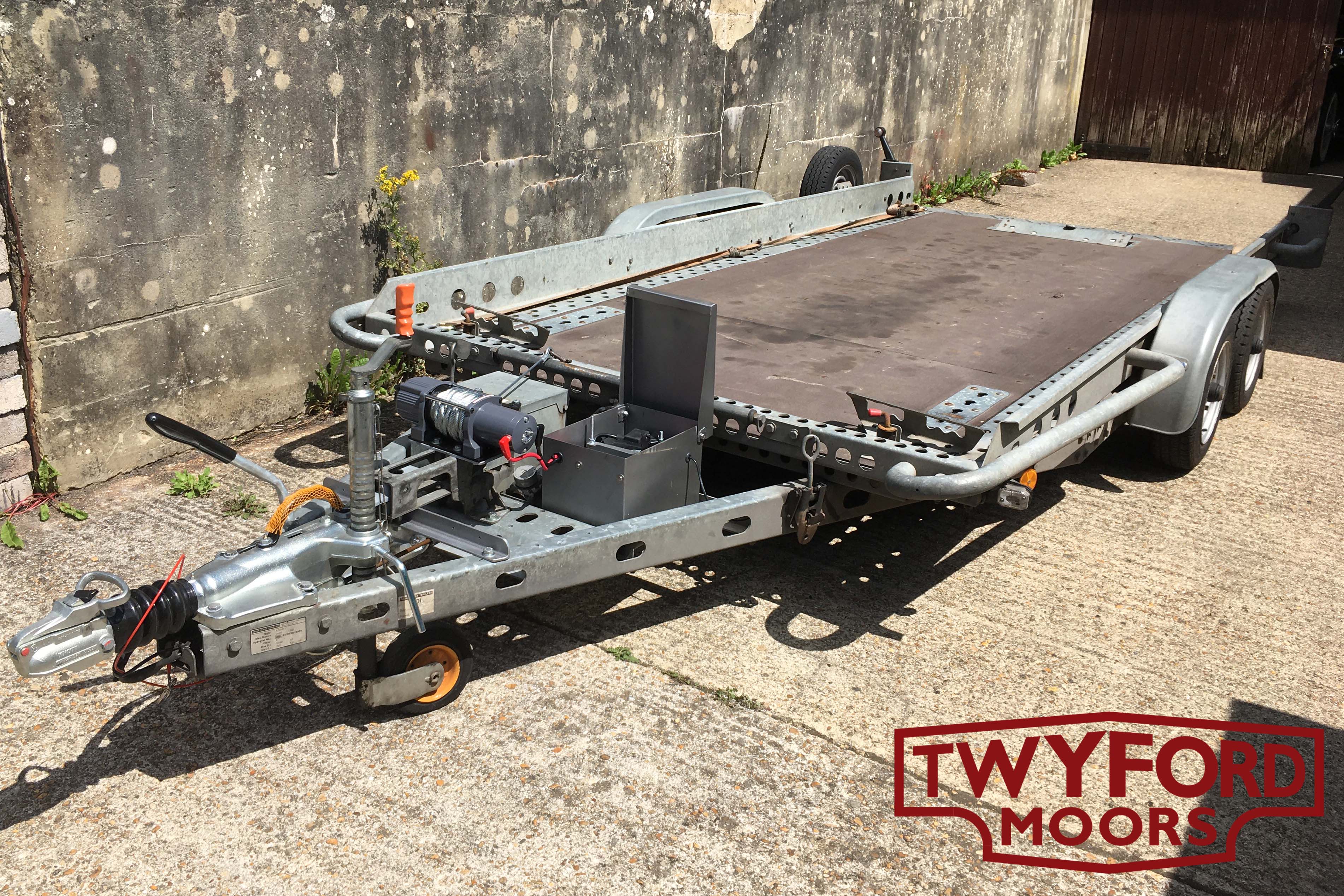 Twyford Moors trailer collection service