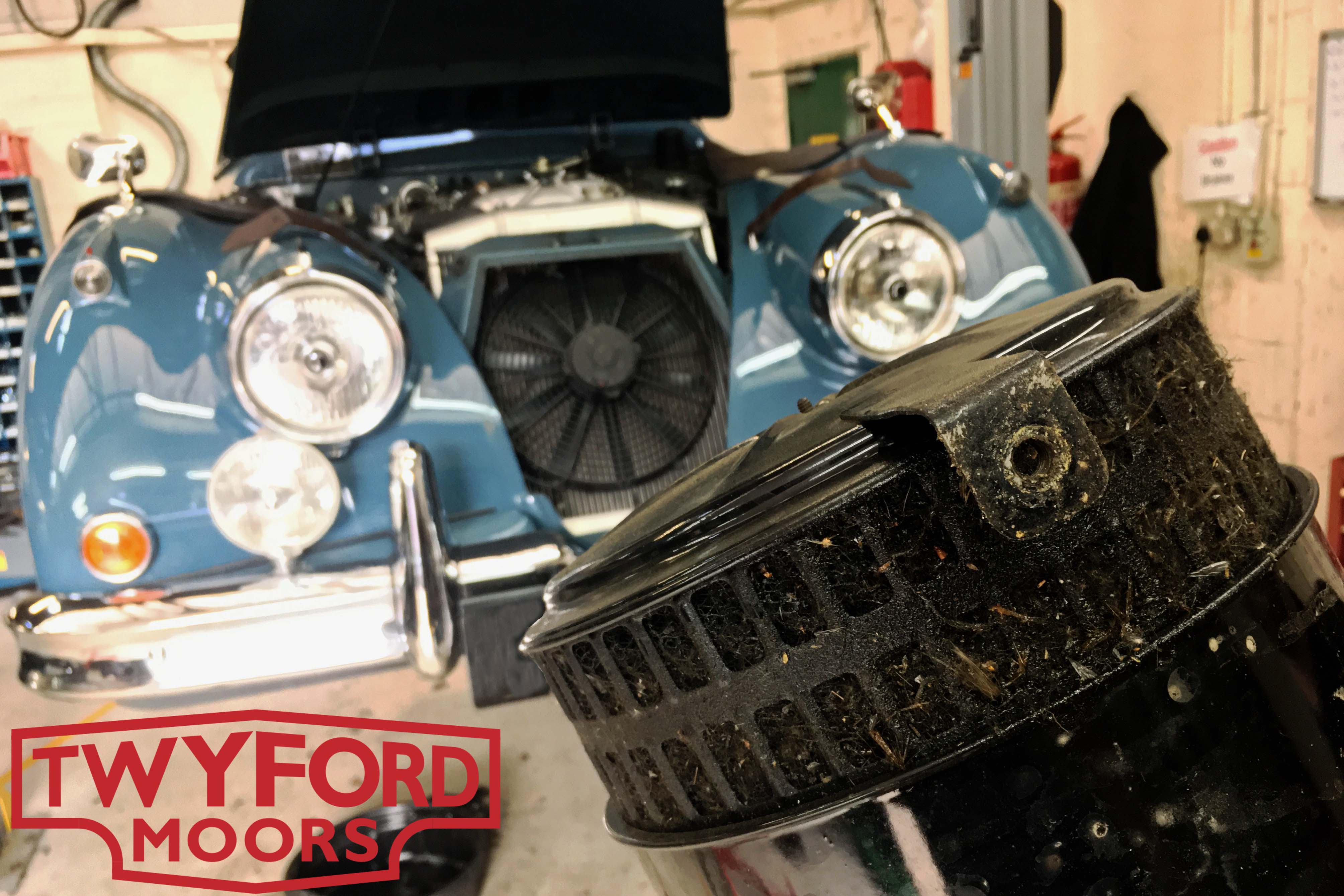 Jaguar XK150 air filter blockage