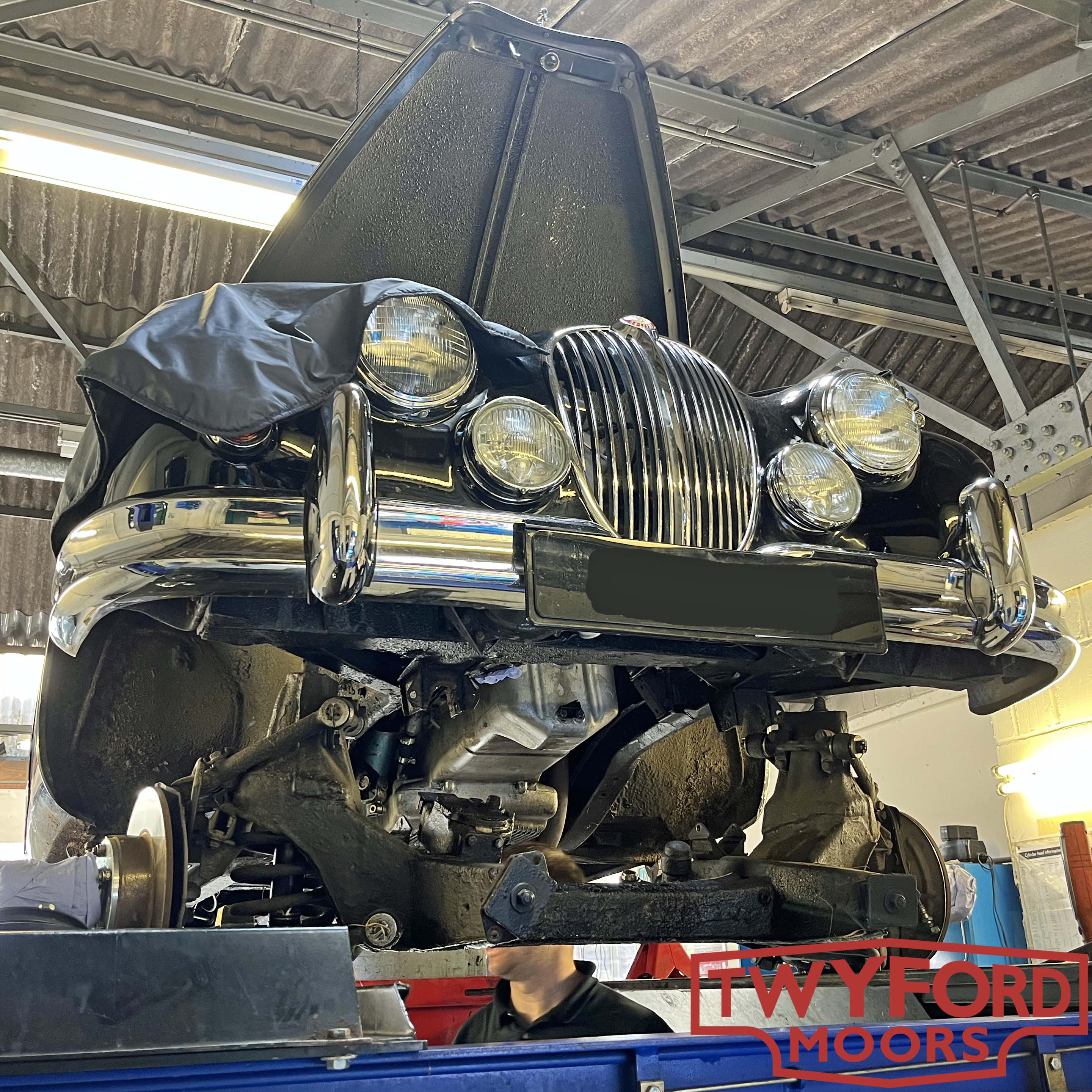 Jaguar MK2 saloon oil leak