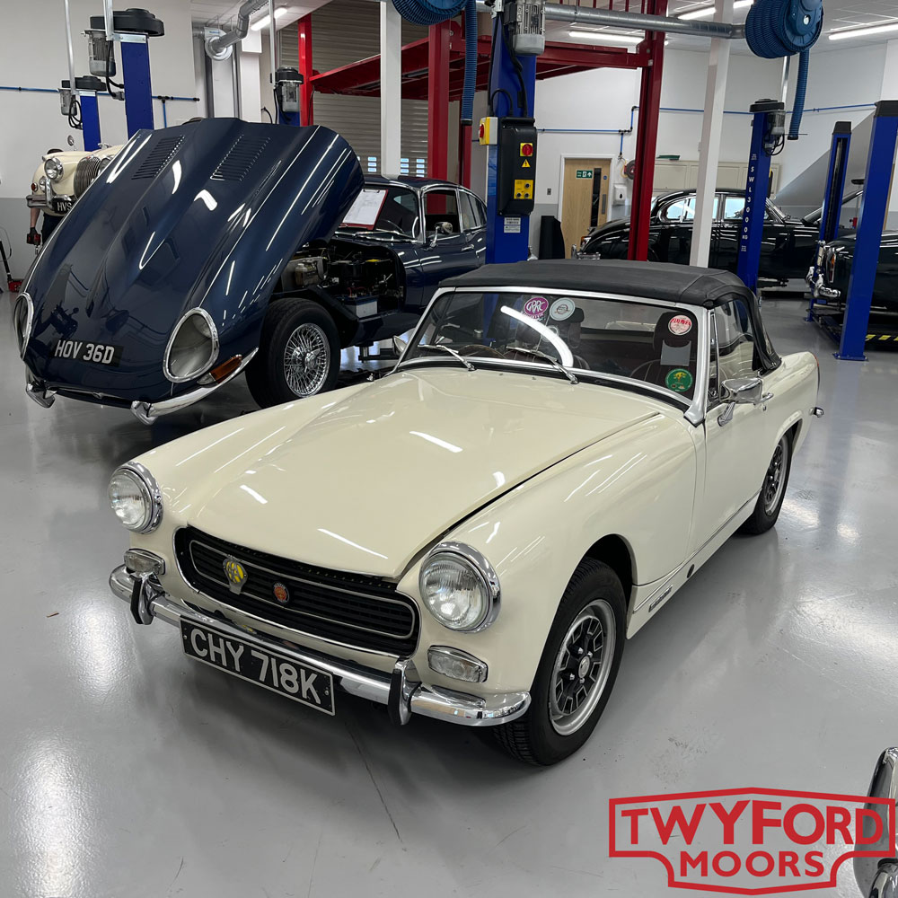 Classic car garage Hampshire