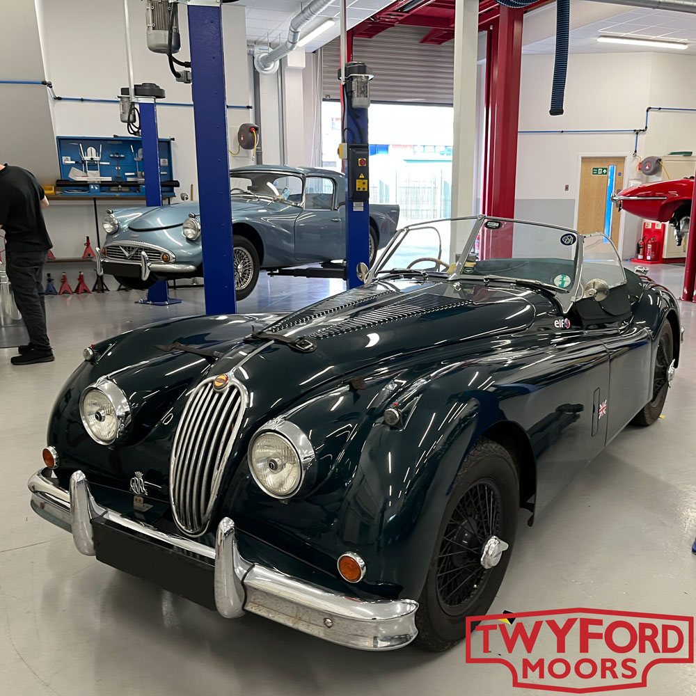 Jaguar XK140 servicing