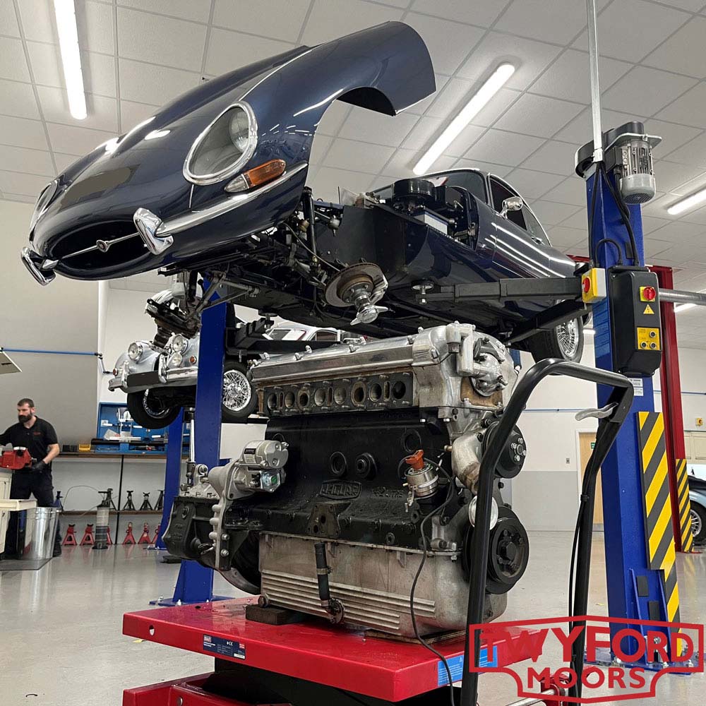 Jaguar E-Type clutch change