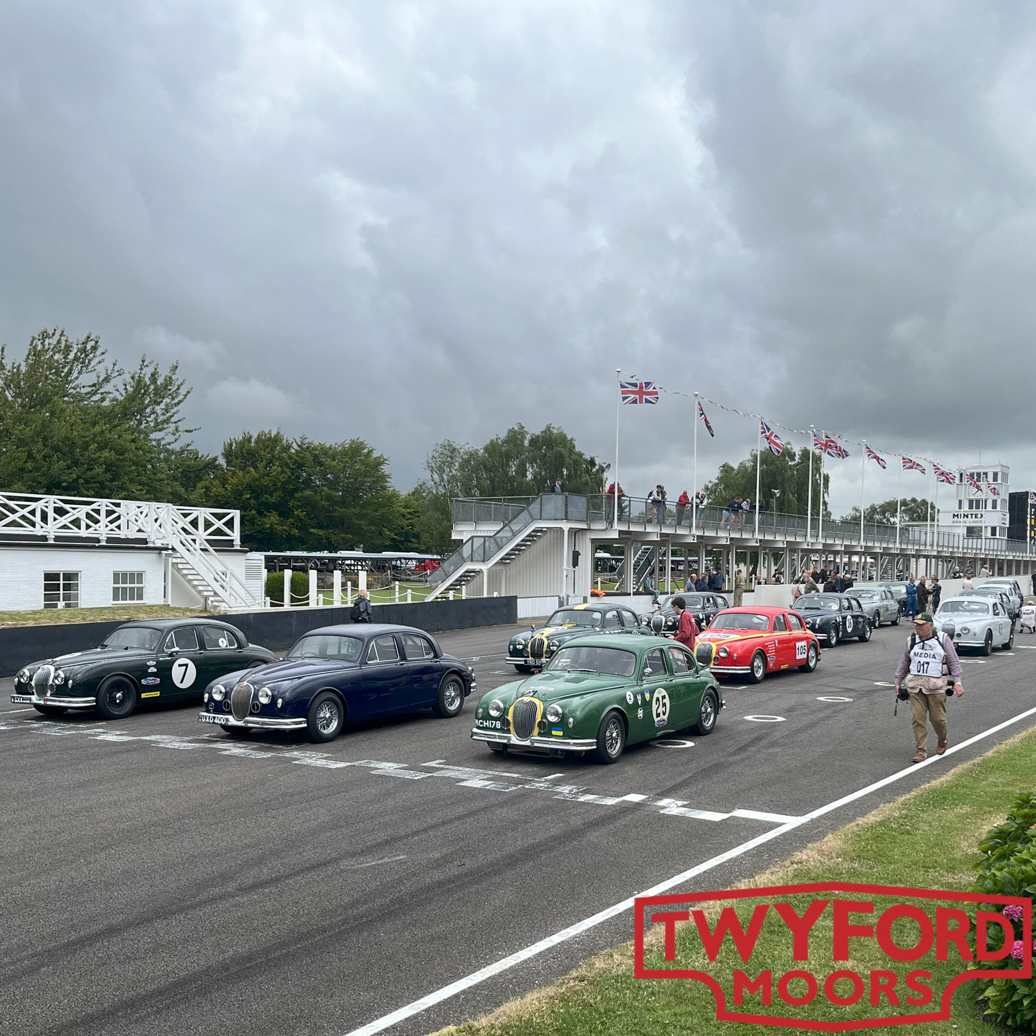 Jaguar MK1 Goodwood grid