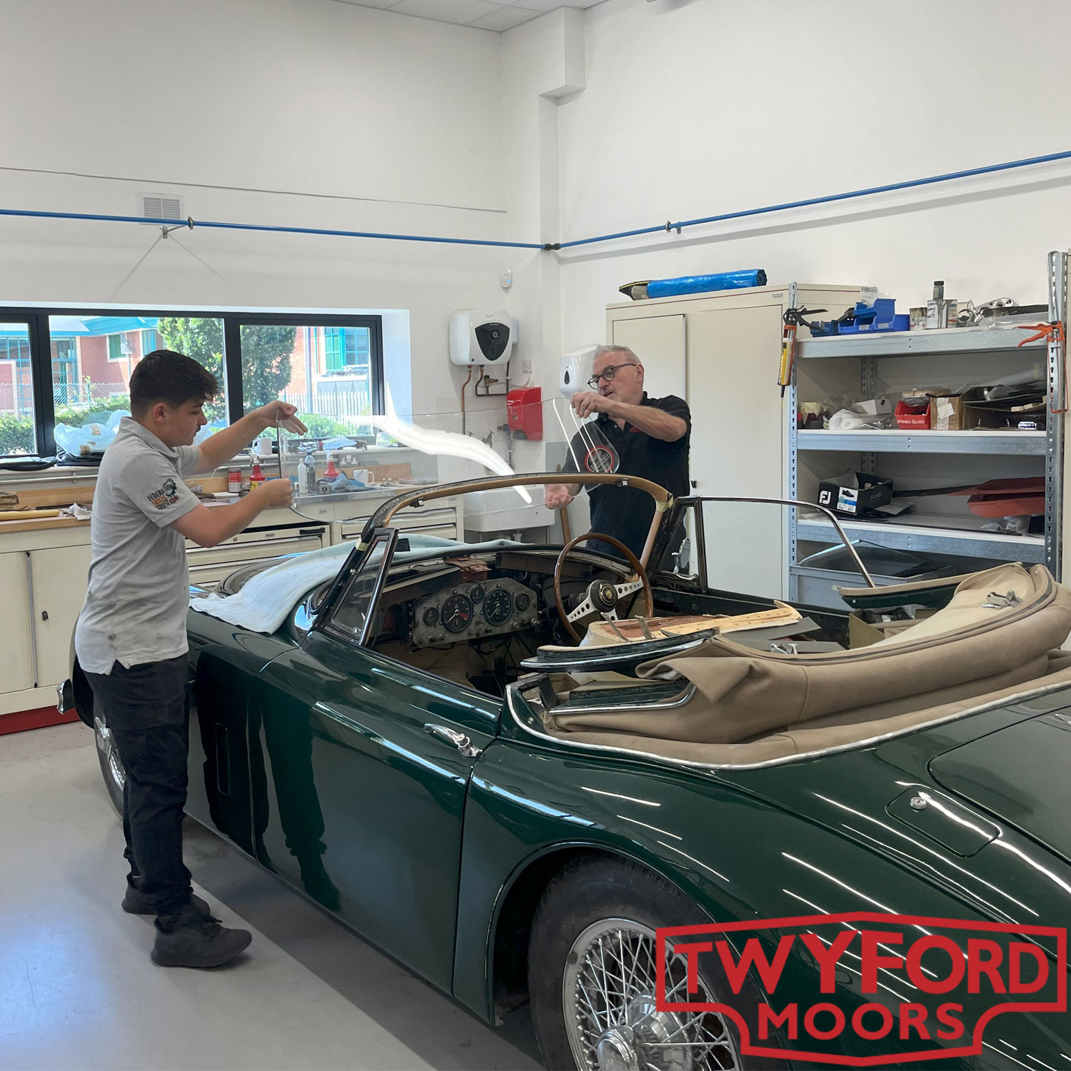 Jaguar XK150 windscreen fitting