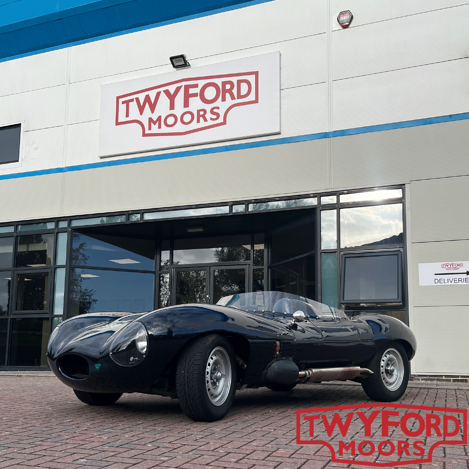 Jaguar D-Type replica