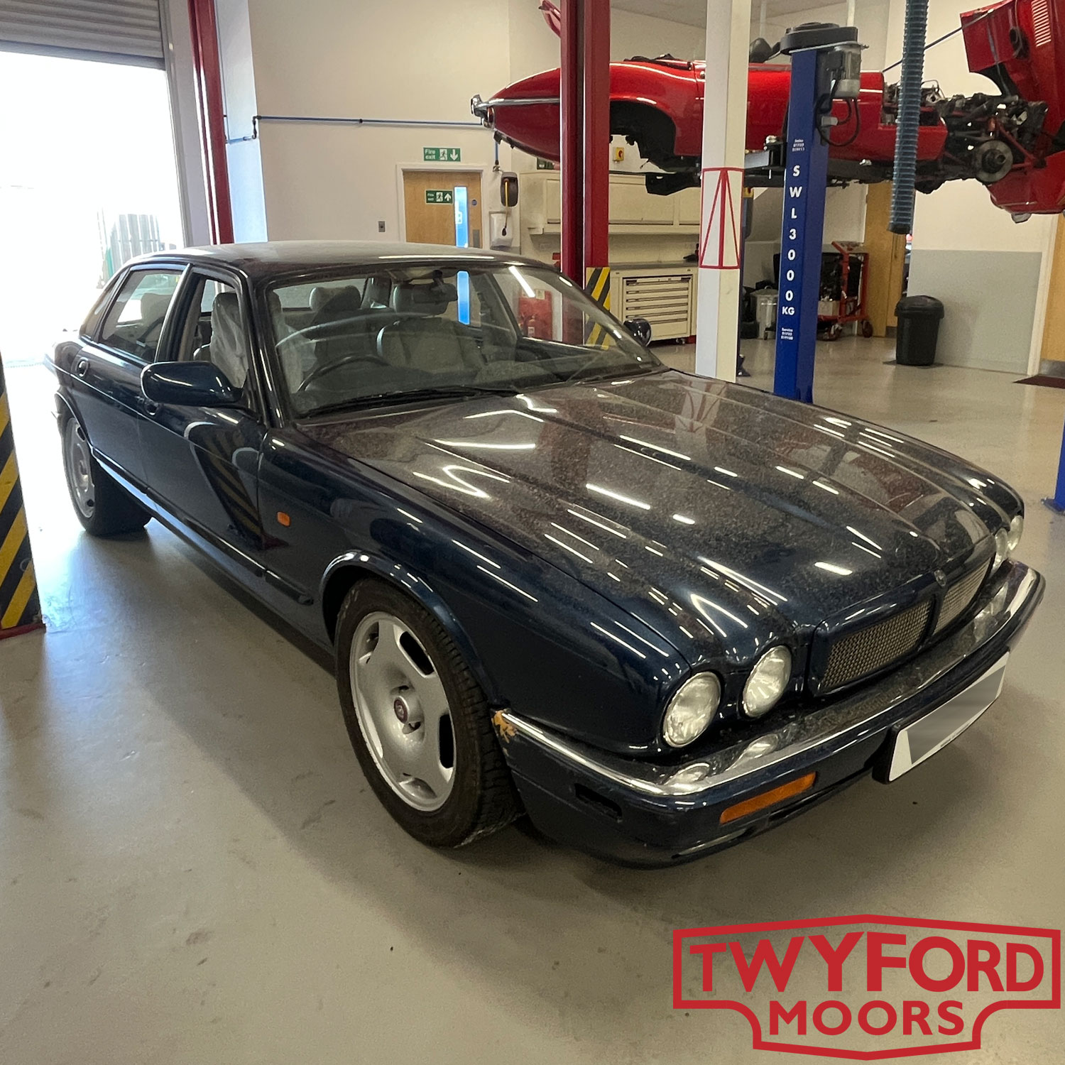 Jaguar XJR