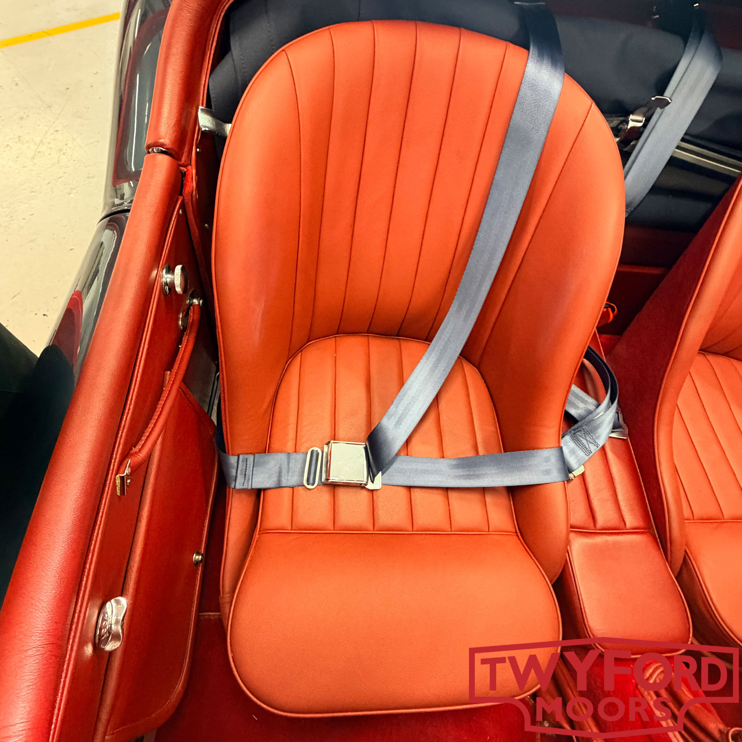 Classic car seat belts