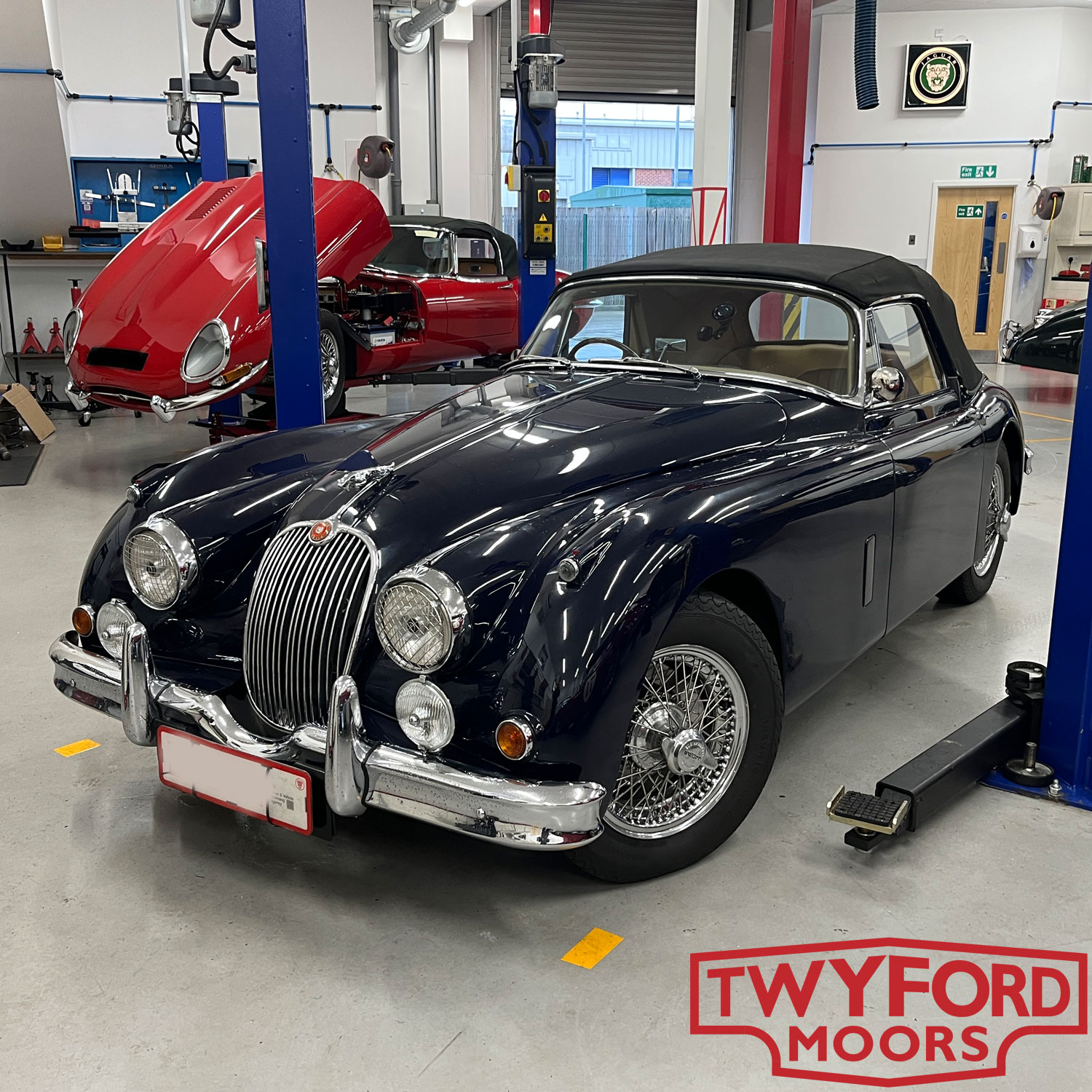 Jaguar XK150 servicing