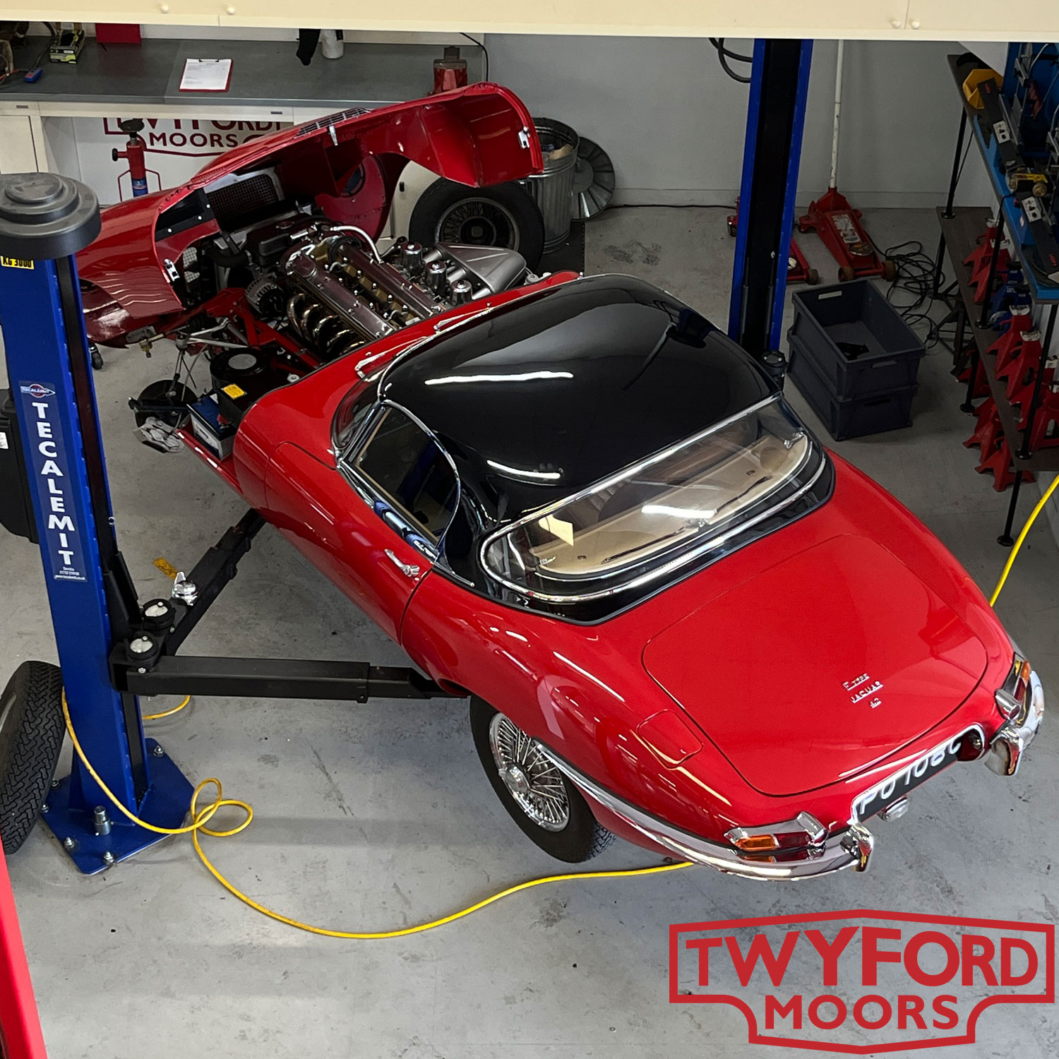Jaguar E-Type factory hardtop fitting