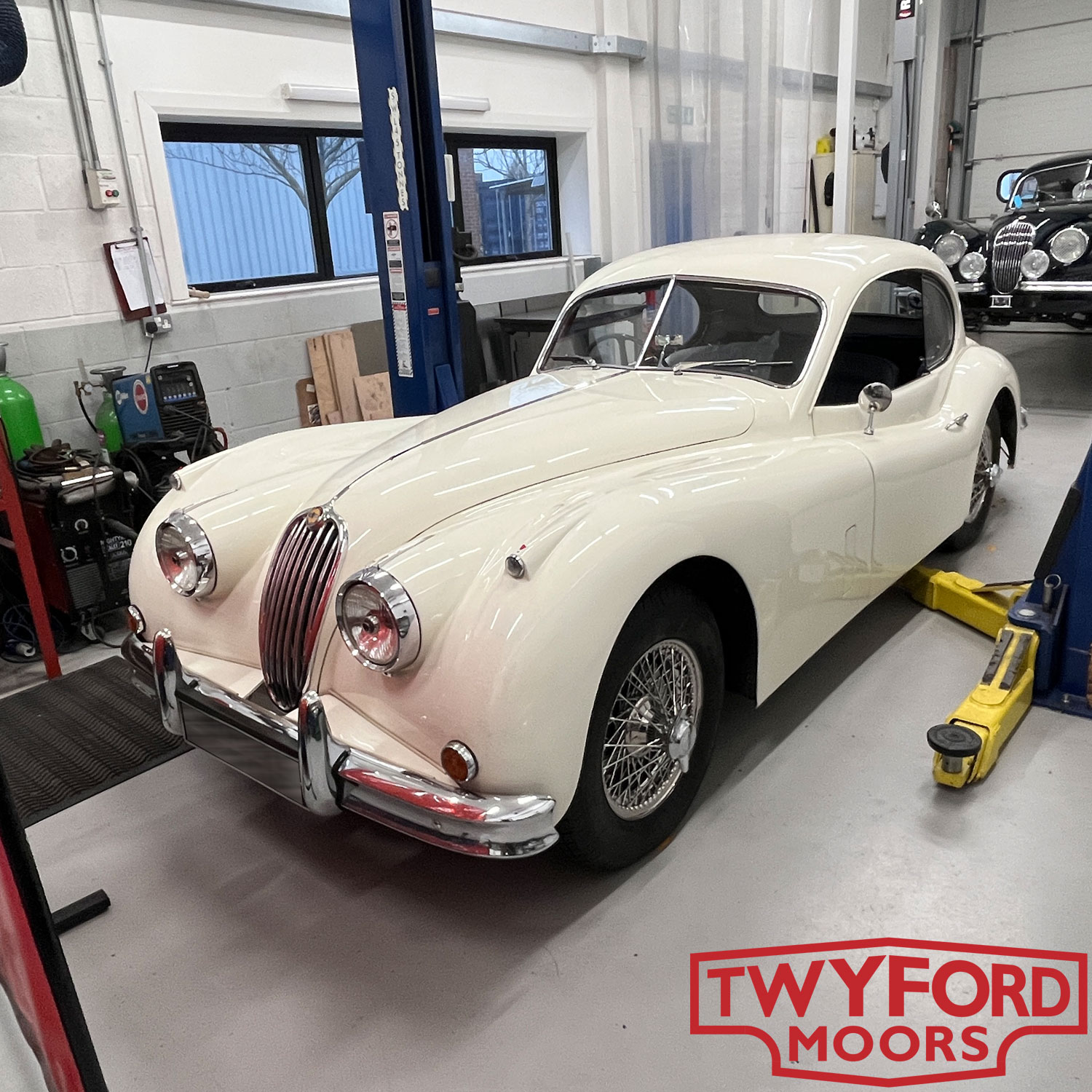 Jaguar XK140 FHC door alignment
