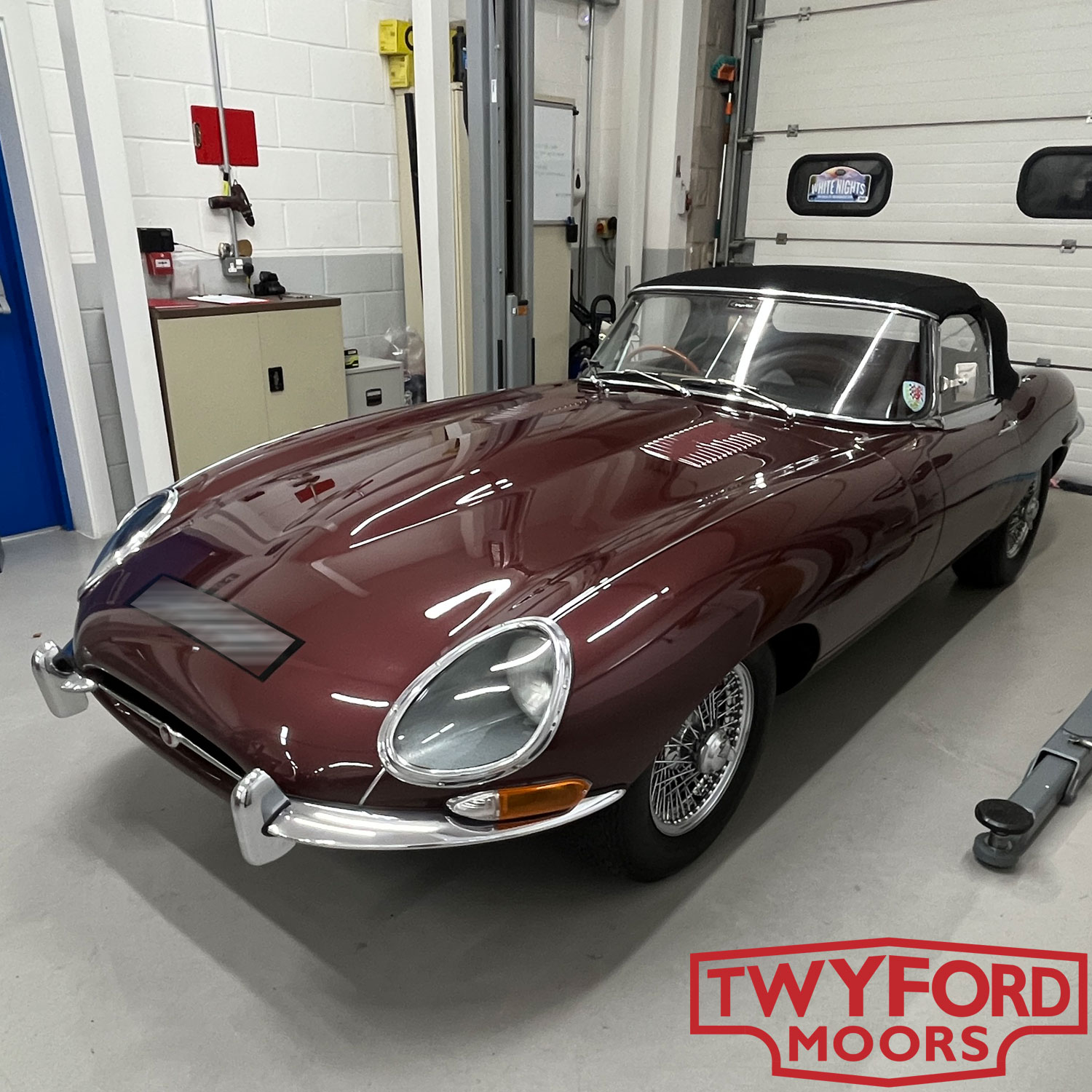 Jaguar E-Type servicing