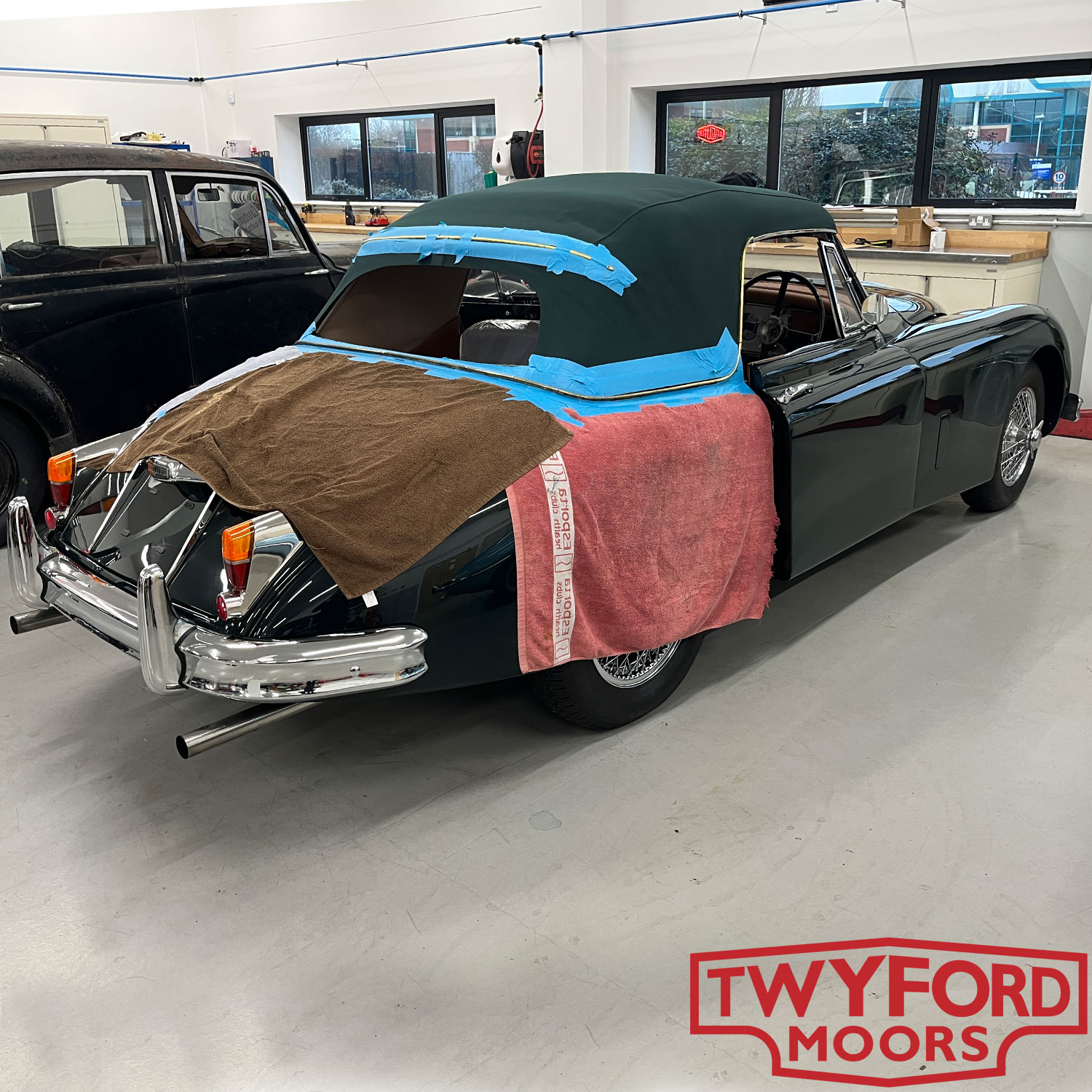 Jaguar XK150 hood chromes