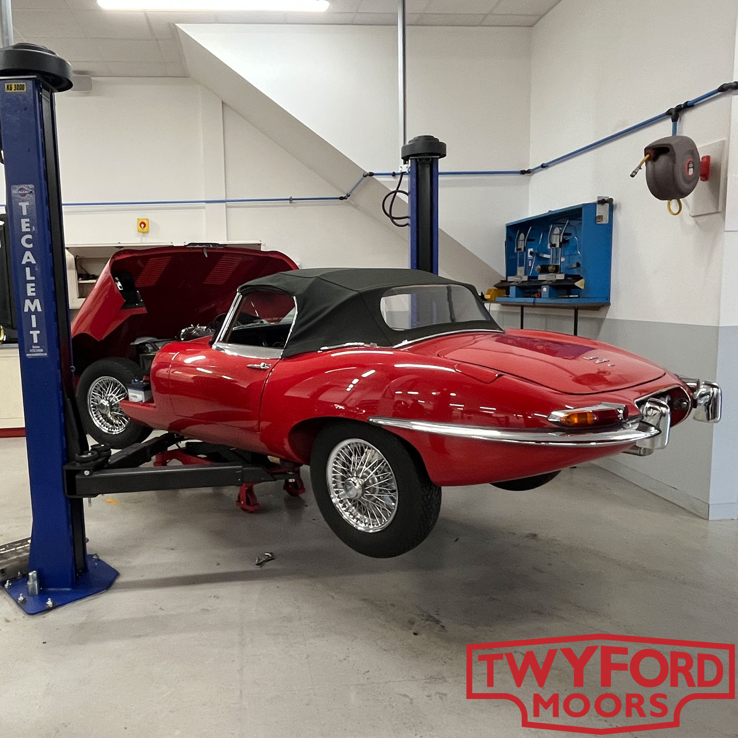 Jaguar E-Type five-speed gearbox upgrade