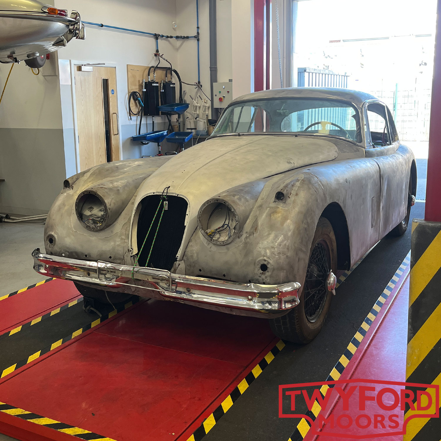 Jaguar XK150 FHC restoration project